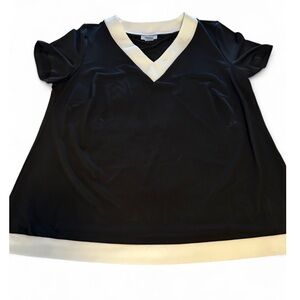 BLACK/CREAM CONTRAST V NECK TEE SZ 18